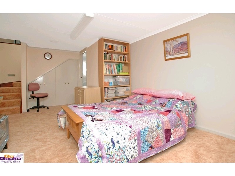 24 Ullamulla Crescent, Queanbeyan NSW 2620