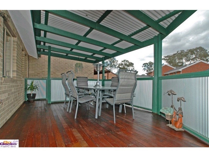 2/16 Mcinnes Street, Queanbeyan NSW 2620