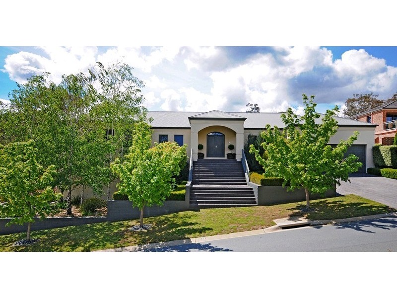 15 Nicholii Loop, Jerrabomberra NSW 2619