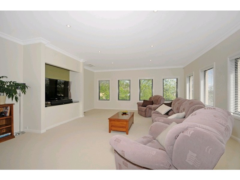15 Nicholii Loop, Jerrabomberra NSW 2619