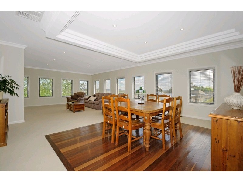 15 Nicholii Loop, Jerrabomberra NSW 2619