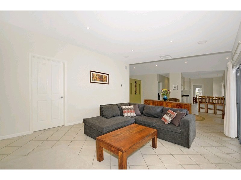 15 Nicholii Loop, Jerrabomberra NSW 2619