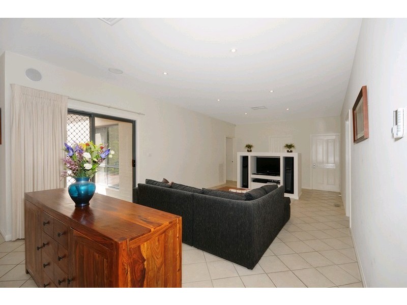 15 Nicholii Loop, Jerrabomberra NSW 2619