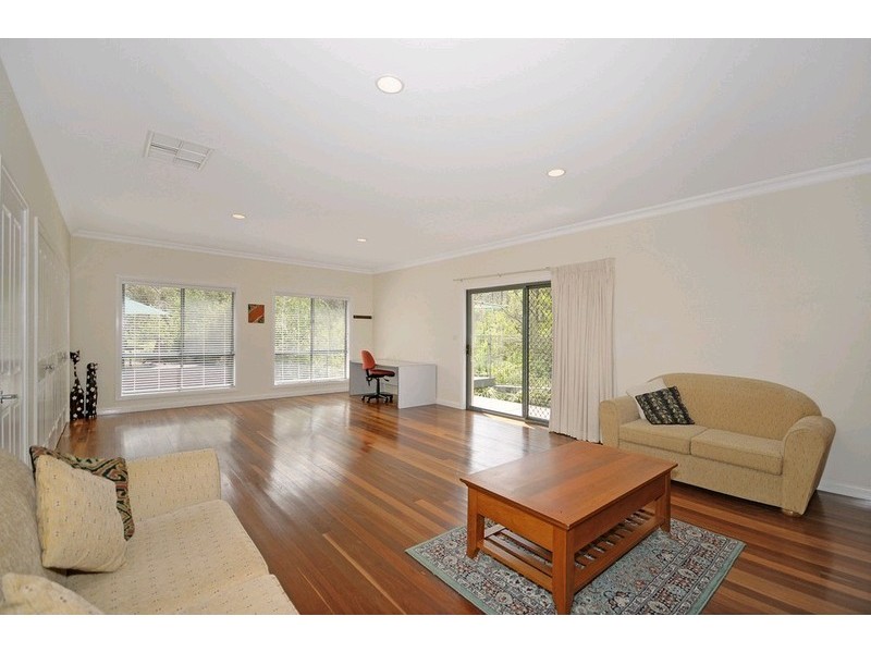 15 Nicholii Loop, Jerrabomberra NSW 2619
