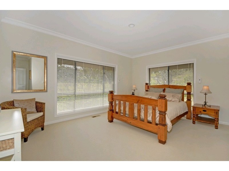 15 Nicholii Loop, Jerrabomberra NSW 2619