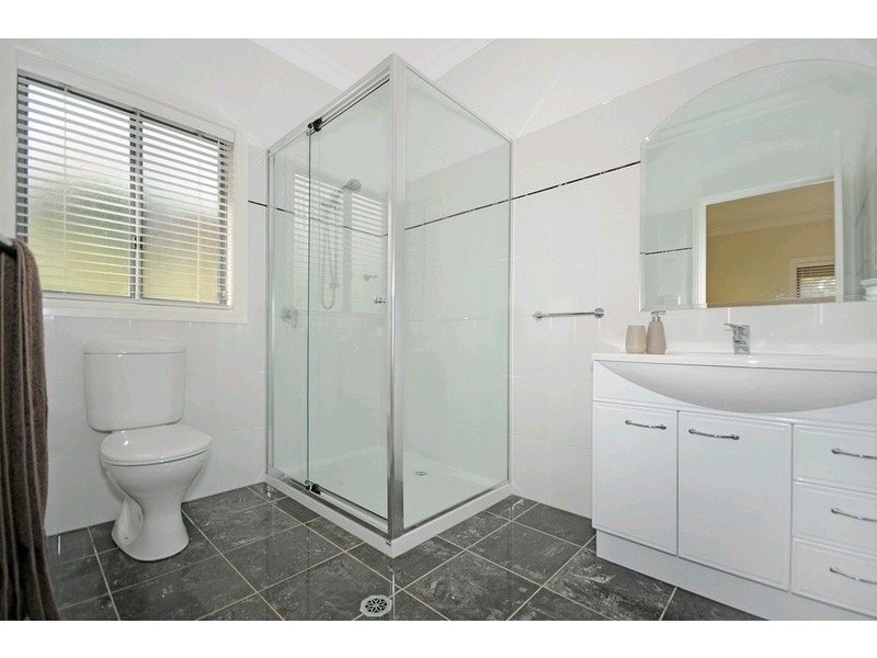 15 Nicholii Loop, Jerrabomberra NSW 2619