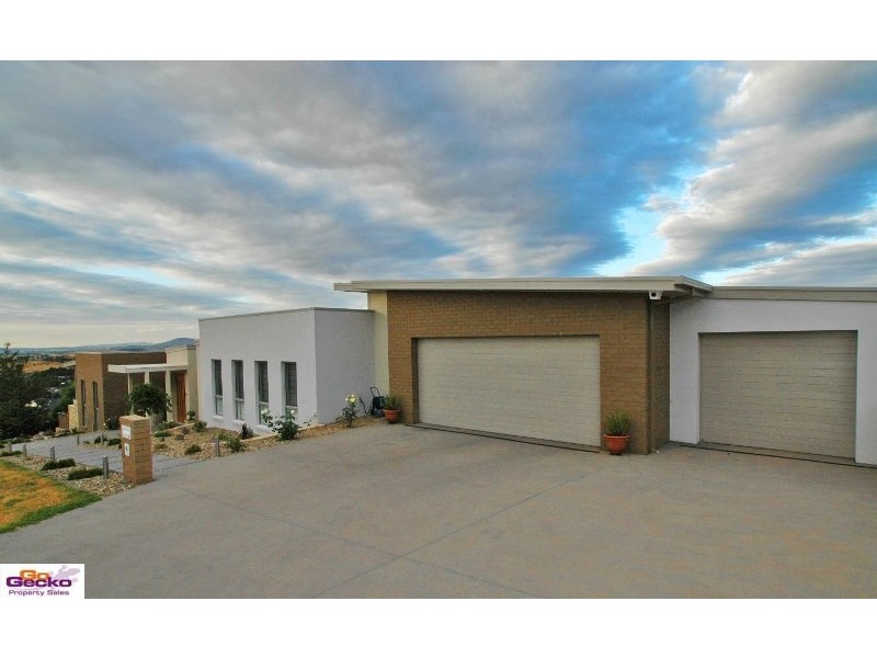 57 Woodhill Link, Jerrabomberra NSW 2619