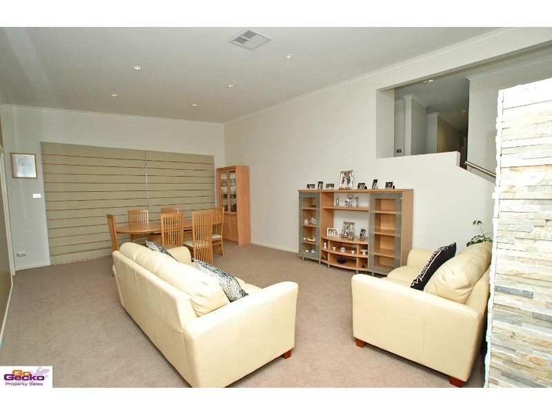 57 Woodhill Link, Jerrabomberra NSW 2619