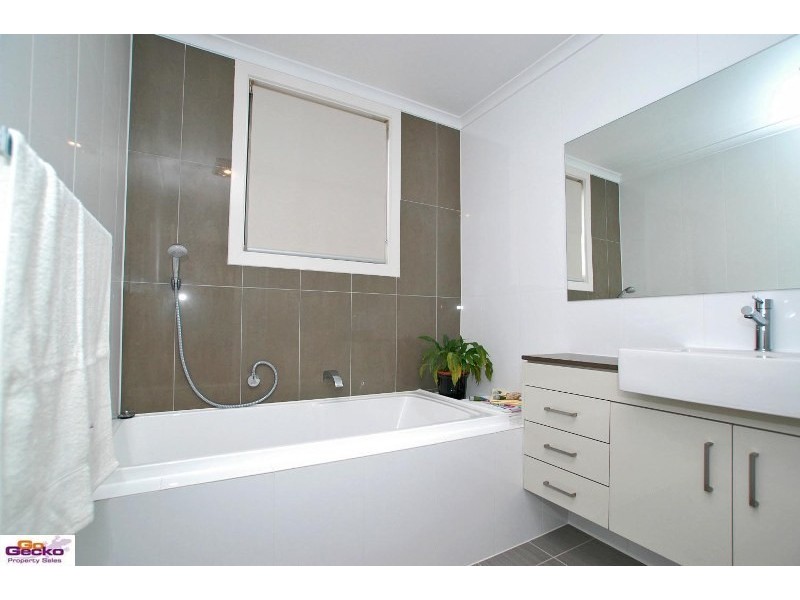 57 Woodhill Link, Jerrabomberra NSW 2619