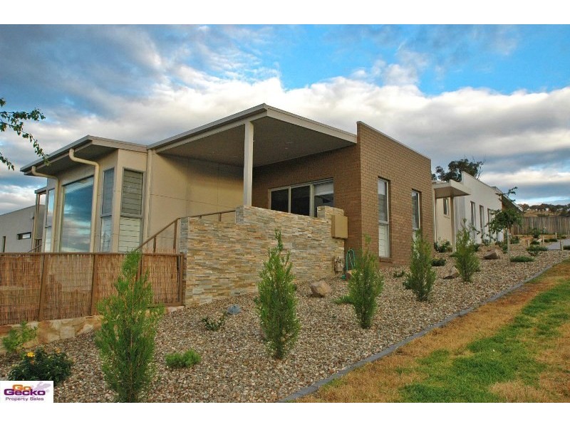 57 Woodhill Link, Jerrabomberra NSW 2619