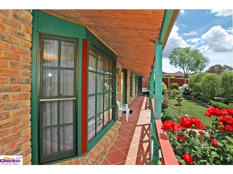 5 Mcinnes Place, Queanbeyan NSW 2620