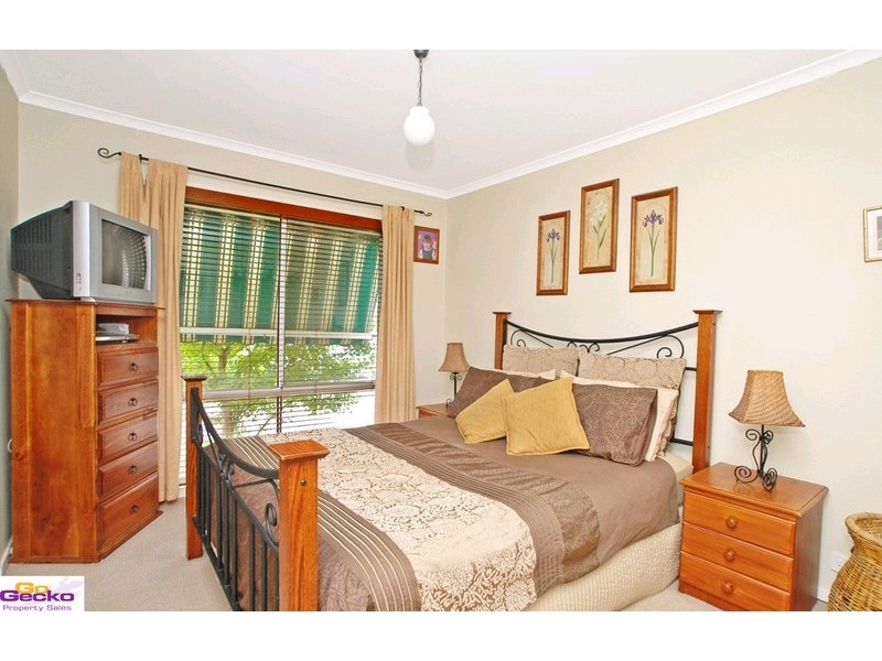 2/4-10 Brudenell Drive, Jerrabomberra NSW 2619