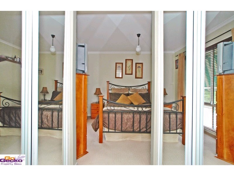 2/4-10 Brudenell Drive, Jerrabomberra NSW 2619