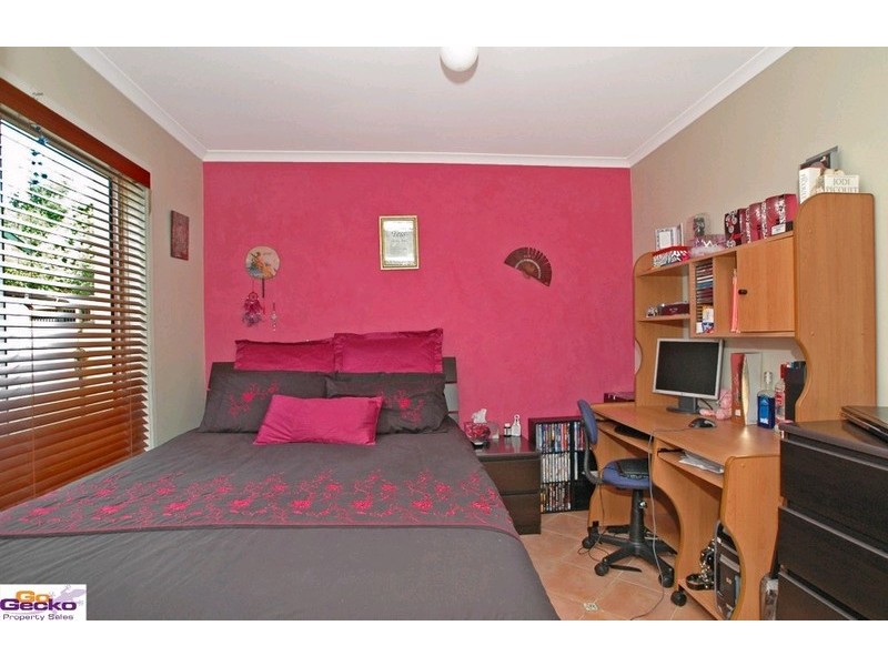 2/4-10 Brudenell Drive, Jerrabomberra NSW 2619