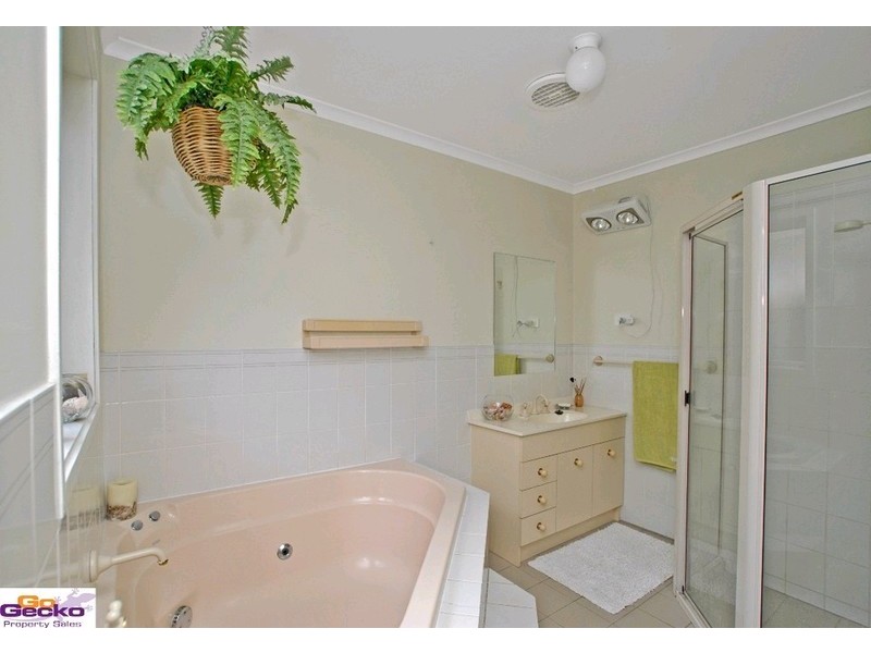 2/4-10 Brudenell Drive, Jerrabomberra NSW 2619