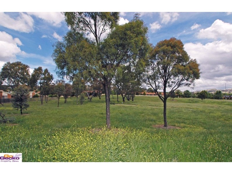 2/4-10 Brudenell Drive, Jerrabomberra NSW 2619