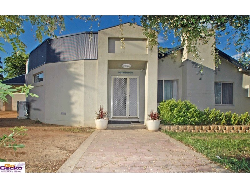 15 Munro Road, Queanbeyan NSW 2620