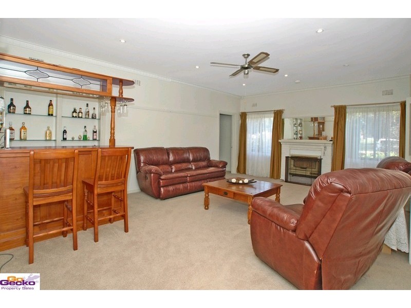 15 Munro Road, Queanbeyan NSW 2620