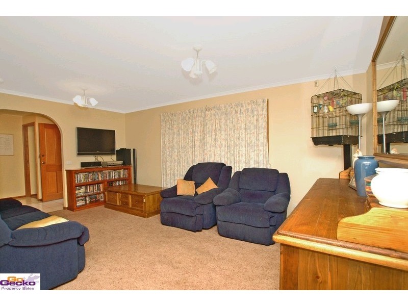 14 Walker Crescent, Jerrabomberra NSW 2619