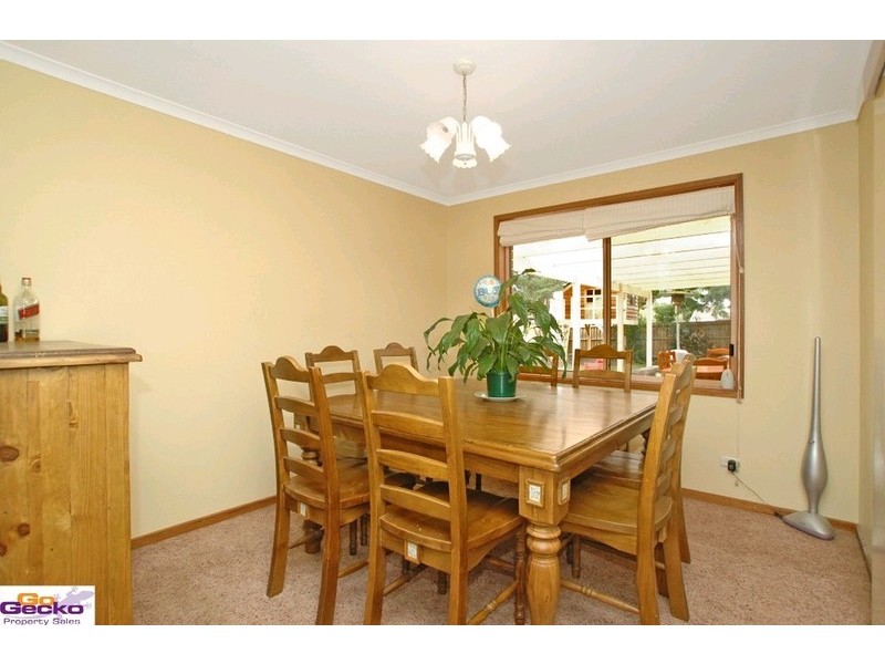 14 Walker Crescent, Jerrabomberra NSW 2619