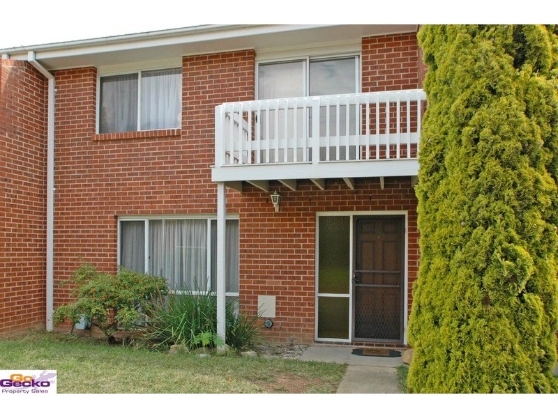 7/24 Bungendore Road, Queanbeyan NSW 2620