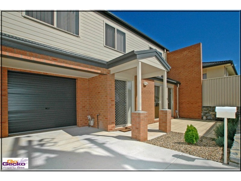 2/30 Ross Road, Queanbeyan NSW 2620