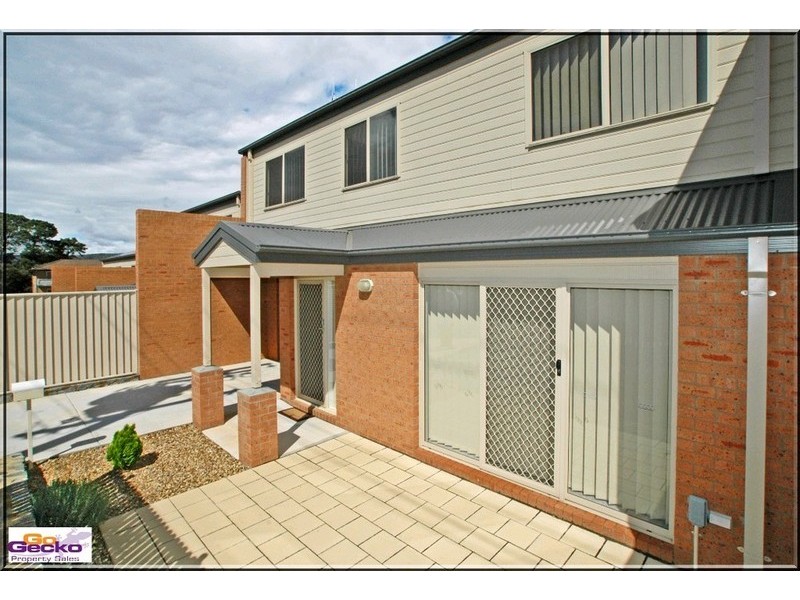 2/30 Ross Road, Queanbeyan NSW 2620