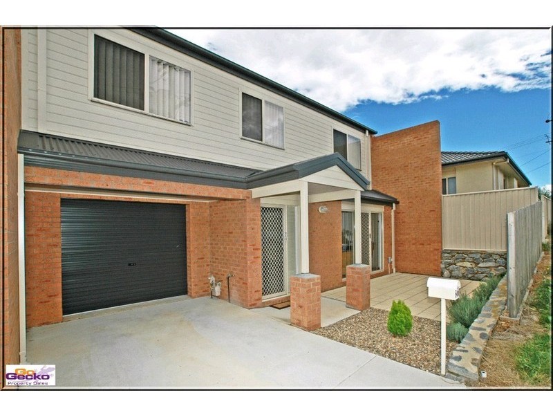 2/30 Ross Road, Queanbeyan NSW 2620