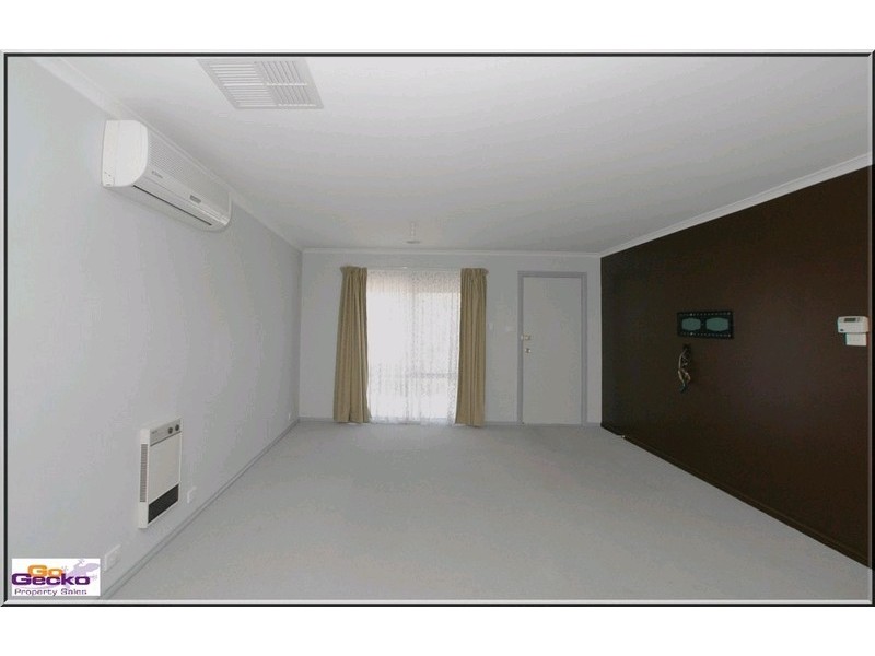 2/26 Mowatt Street, Queanbeyan NSW 2620