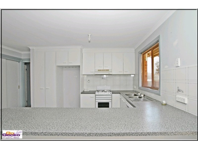 2/26 Mowatt Street, Queanbeyan NSW 2620