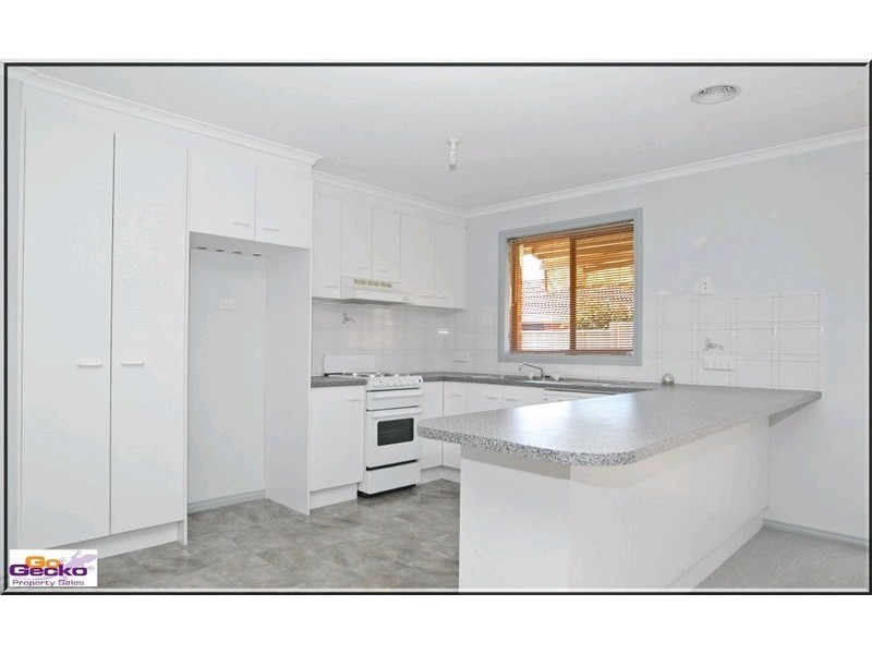 2/26 Mowatt Street, Queanbeyan NSW 2620