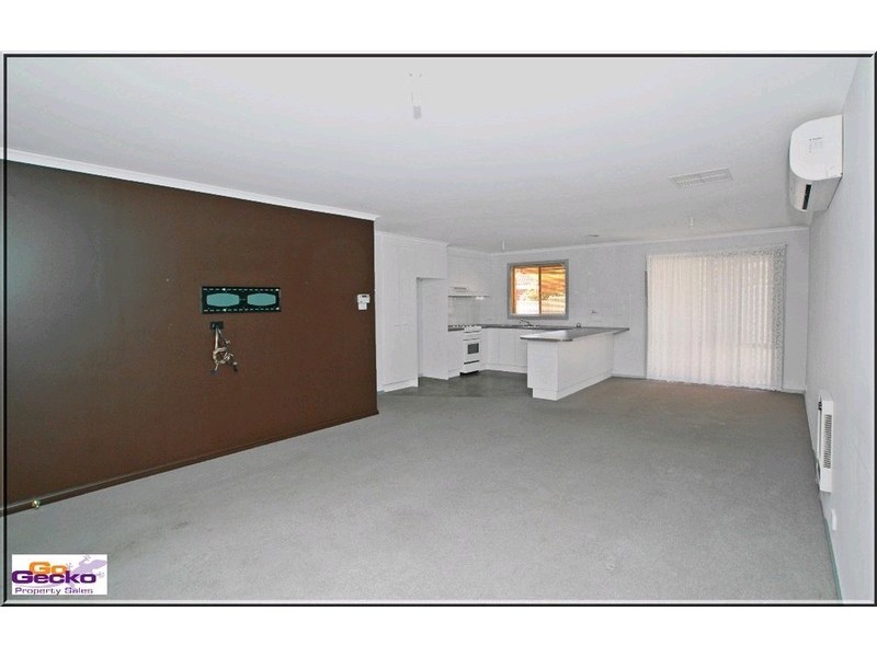 2/26 Mowatt Street, Queanbeyan NSW 2620