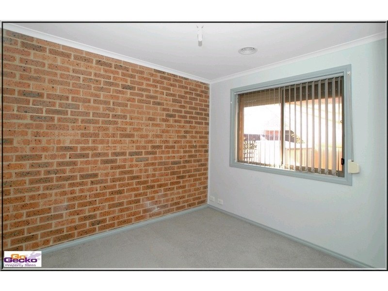 2/26 Mowatt Street, Queanbeyan NSW 2620