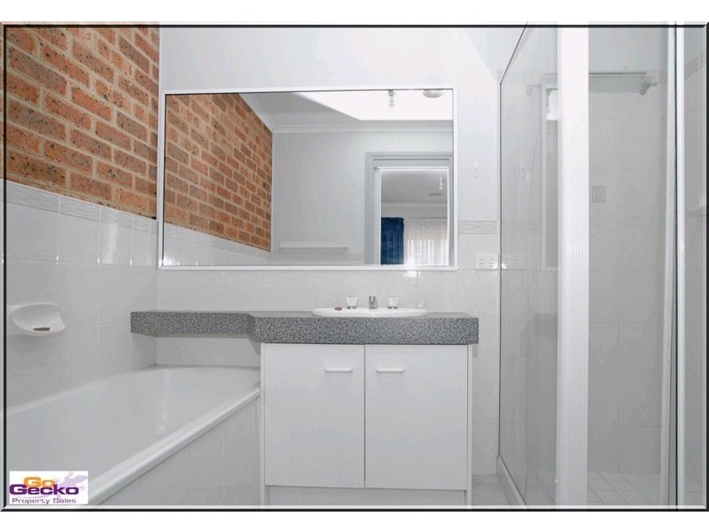 2/26 Mowatt Street, Queanbeyan NSW 2620