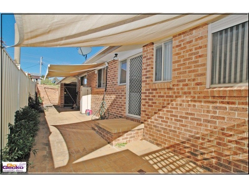 2/26 Mowatt Street, Queanbeyan NSW 2620