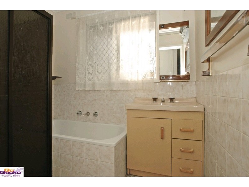 31 Woodger Parade, Queanbeyan NSW 2620