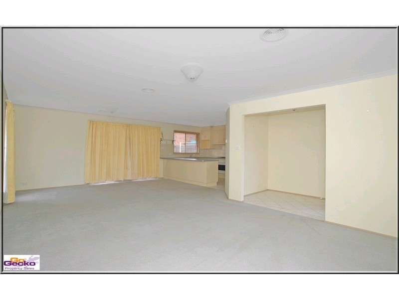 20 Unwin Avenue, Jerrabomberra NSW 2619