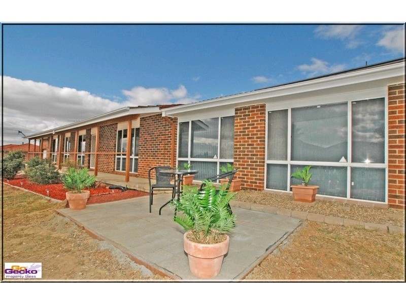 37 Sassafras Crescent, Queanbeyan NSW 2620