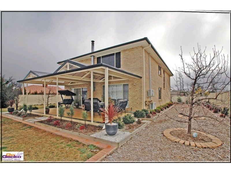 14 Falconer Place, Bungendore NSW 2621