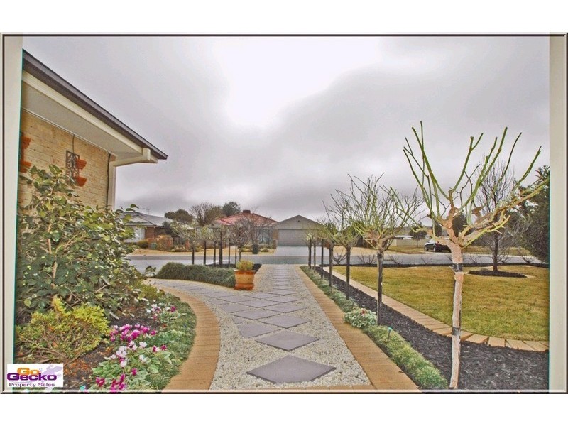 14 Falconer Place, Bungendore NSW 2621