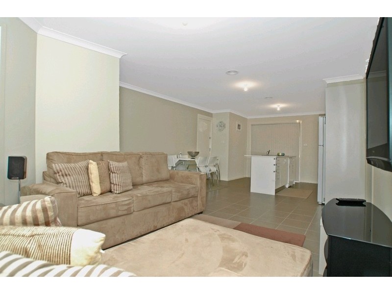 4/8-10 Ernest Street, Queanbeyan NSW 2620