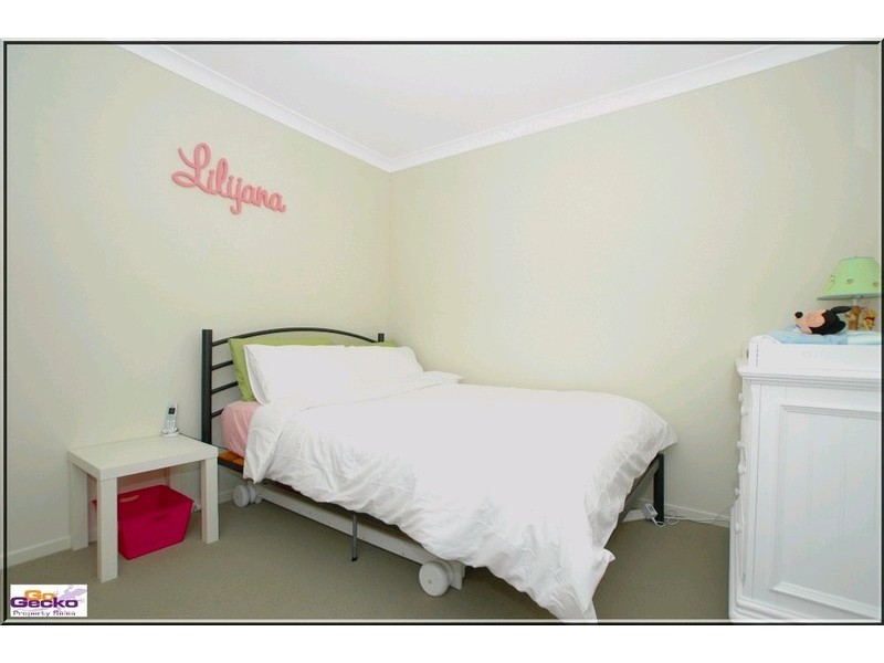 4/8-10 Ernest Street, Queanbeyan NSW 2620