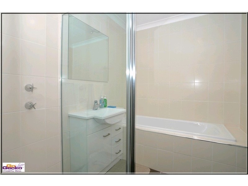 4/8-10 Ernest Street, Queanbeyan NSW 2620