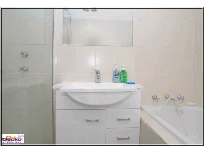 4/8-10 Ernest Street, Queanbeyan NSW 2620