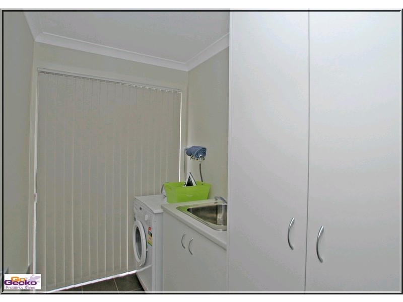 4/8-10 Ernest Street, Queanbeyan NSW 2620