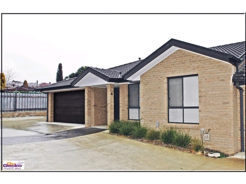 4/8-10 Ernest Street, Queanbeyan NSW 2620