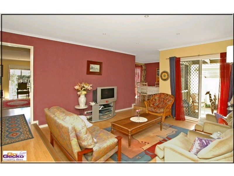 6/4-10 Brudenell Drive, Jerrabomberra NSW 2619