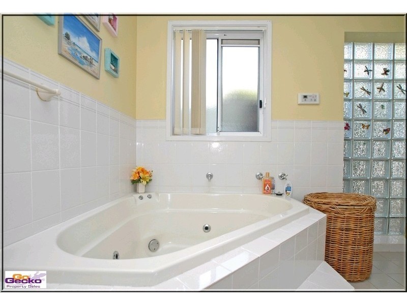 6/4-10 Brudenell Drive, Jerrabomberra NSW 2619