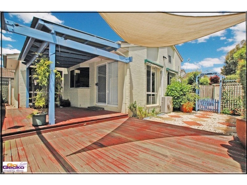 6/4-10 Brudenell Drive, Jerrabomberra NSW 2619