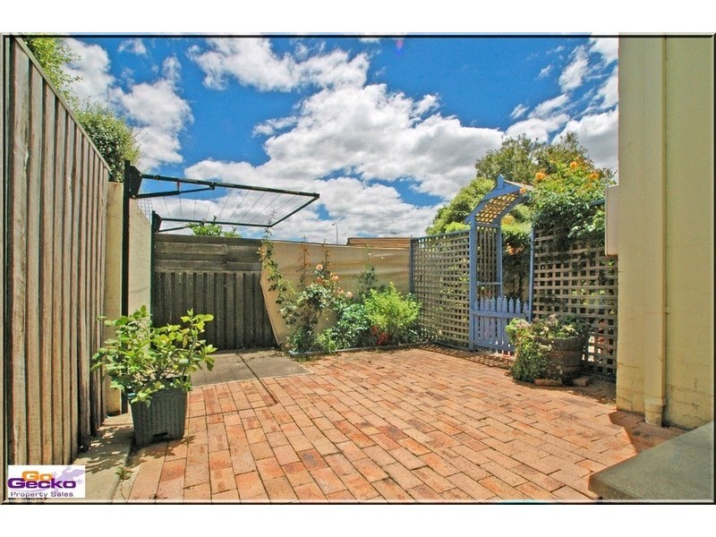 6/4-10 Brudenell Drive, Jerrabomberra NSW 2619